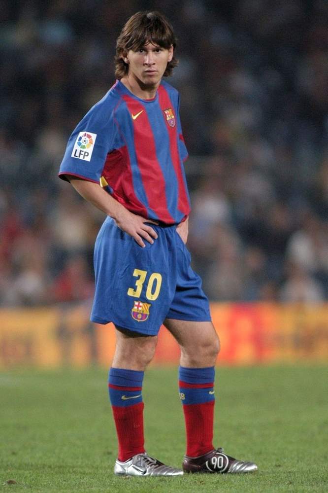 seizenine's tweet photo. Ahora que vuelve a llevar el #30 podría volver a las Nike T90. https://t.co/Tt7m0S5utK