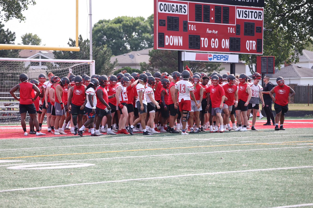 SXUAthletics's tweet photo. The preseason for @SXUFootball is underway for the Cougars! #GoCougs🐾🏈 #WeAreSXU https://t.co/psGbgJ01T3