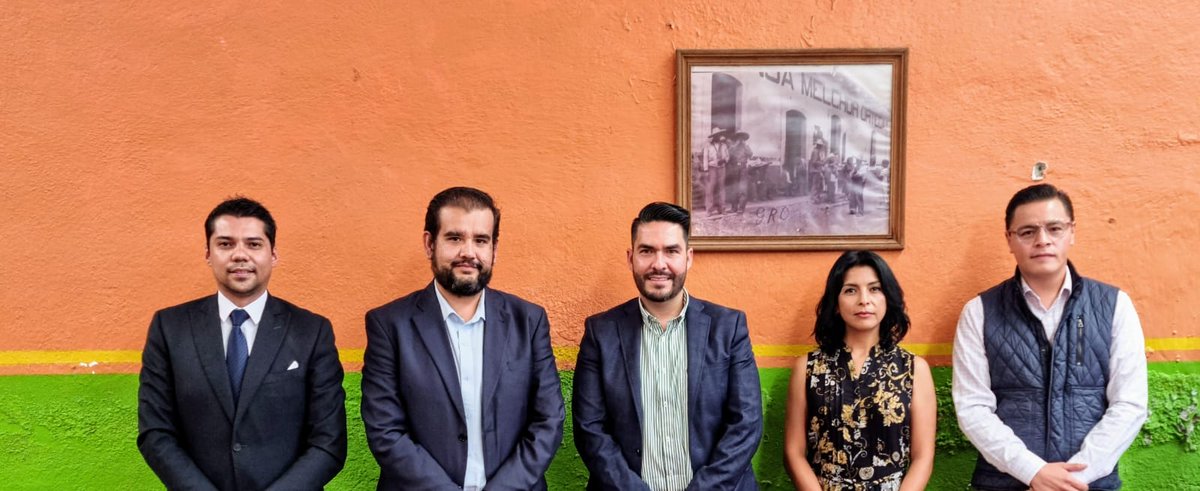 MauArceC's tweet photo. Me reuní con la Lic. Ma. Elizabeth Cruz Rodríguez, Ejecutiva de Banca de Gobierno, promovemos la instalación de una sucursal de Banco del Bajío en nuestra ciudad, este banco es el único que ofrece creditos especializados para el campo y la ganadería así impulsaremos el desarrollo https://t.co/Izwfpvr1UZ