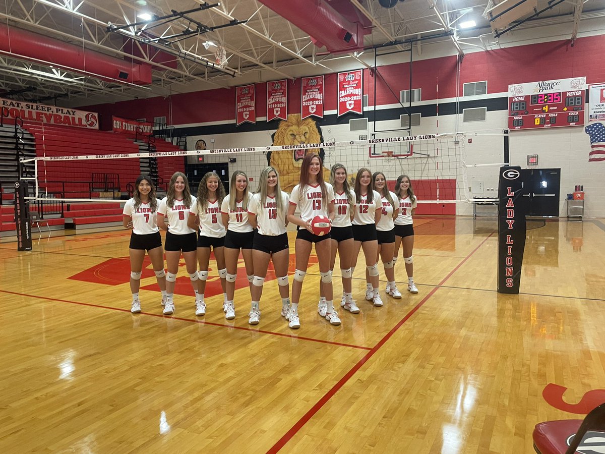 greenvillevoll1's tweet photo. Varsity Lady Lions 🦁🏐❤️ https://t.co/eJoycfEQLE