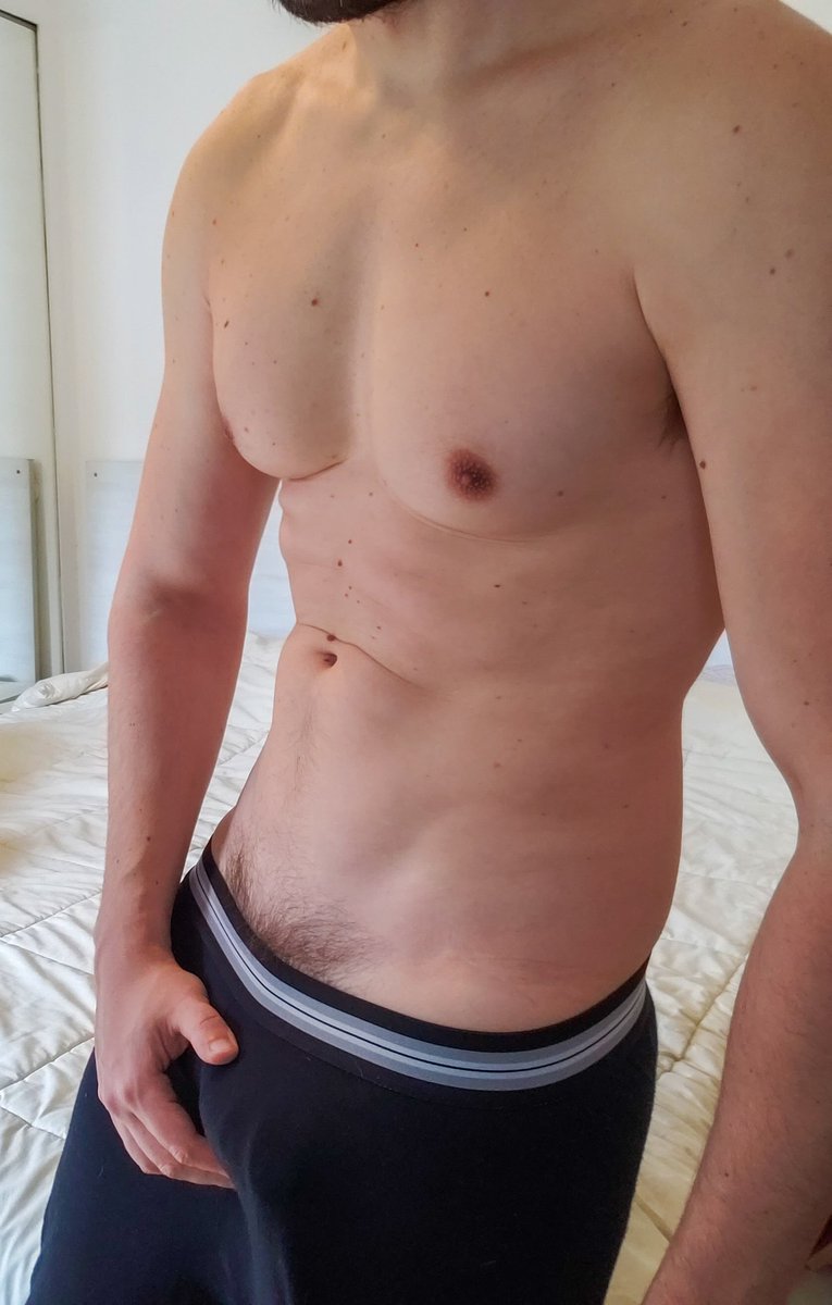 masked_tom's tweet photo. You are expecting a sniff in my pits. 😏 https://t.co/uezhD03Roo
