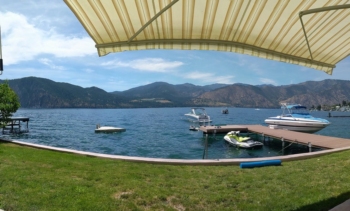 southsoundnews's tweet photo. #LakeChelan #Washington #WASummer #LakeTime #WaWX https://t.co/VVx2XFHm3c