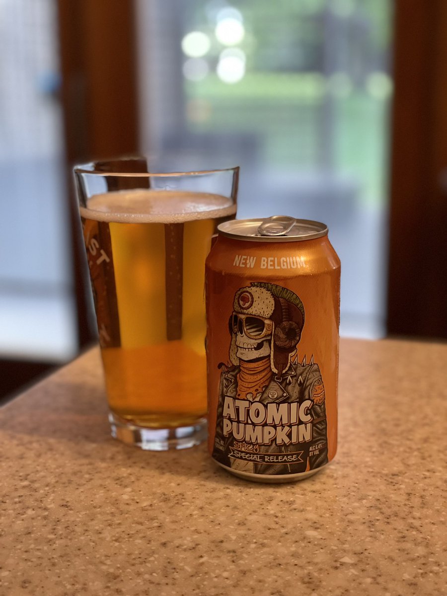 I_wannaDance_w's tweet photo. It’s a glorious day!!! @RogueAles #thirstytuesday #atomicpumpkin https://t.co/KFXflY7zhM