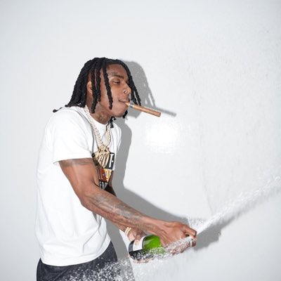 kiyahh2k's tweet photo. #NewProfilePic https://t.co/90YN7bC0em