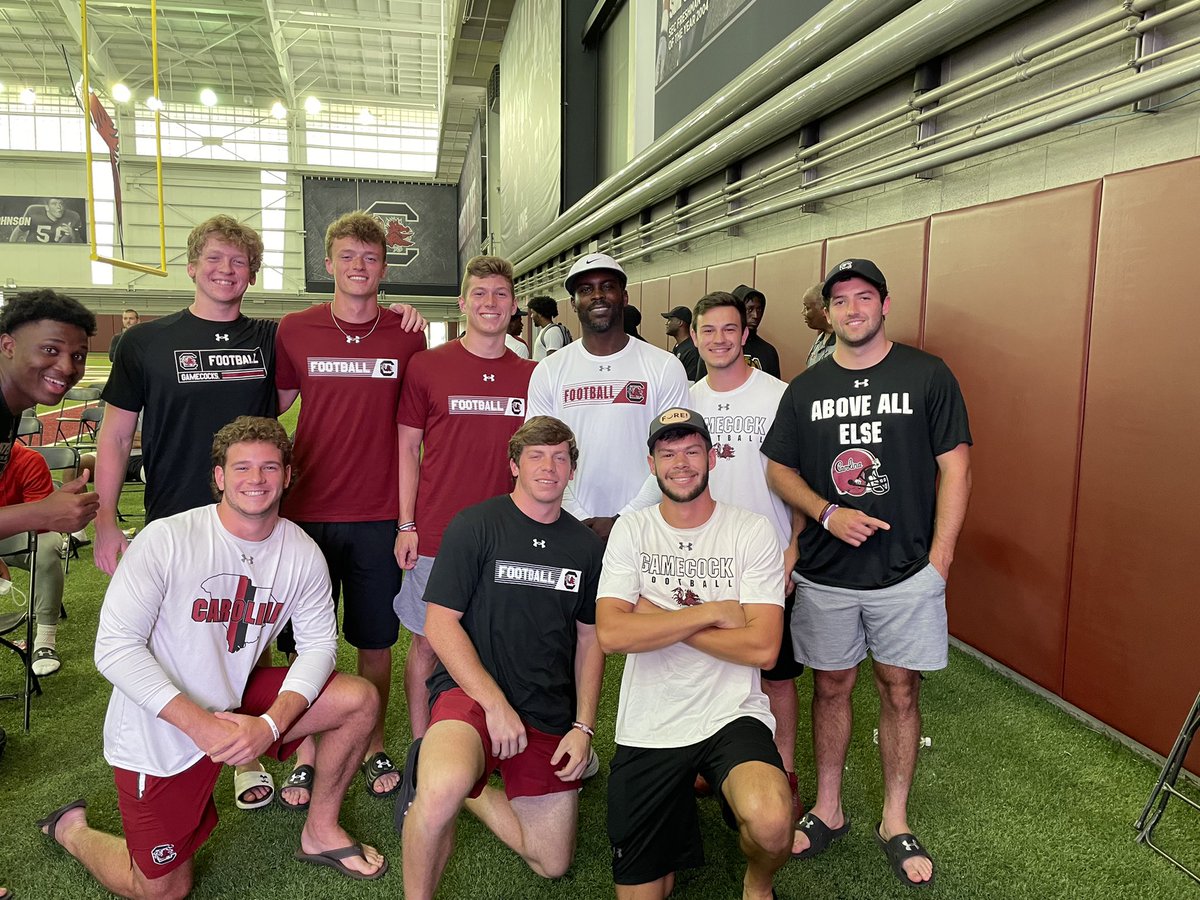 Gamecock Specialists (@sc_specialists) on Twitter photo Special shout-out to <a href="/MichaelVick/">Michael Vick</a> for coming to talk to <a href="/GamecockFB/">South Carolina Football</a> #welcomehome Special shout-out to <a href="/MichaelVick/">Michael Vick</a> for coming to talk to <a href="/GamecockFB/">South Carolina Football</a> #welcomehome