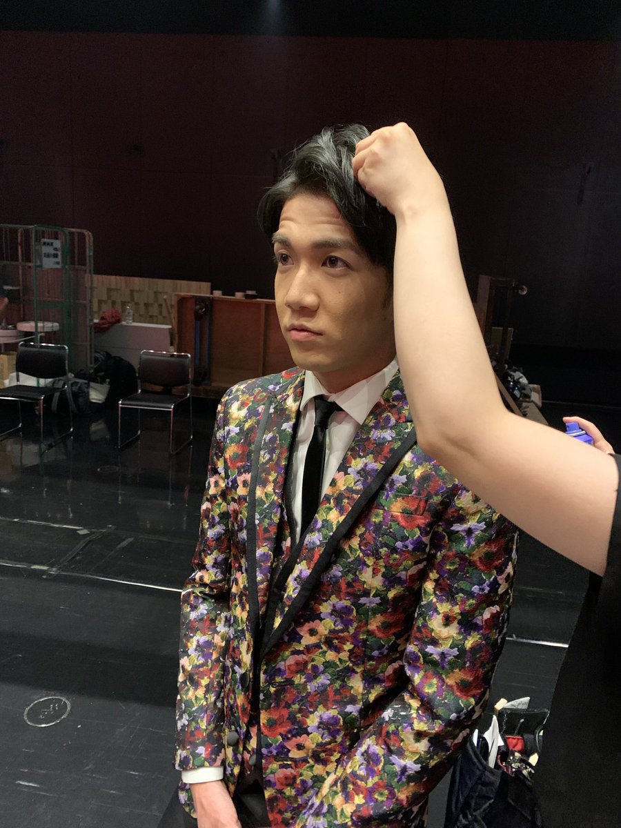 CRcrownland's tweet image. あさタク😊

ヘアメイクさんに、毛髪の最終手直しをしてもらってるとこ。

さて、これにはちょっとしたカラクリが😄

それはまた、後ほど😁

気が向いた時に😄

そのうちいつか😊

あ、おはよ😊

#中澤卓也
#あさタク