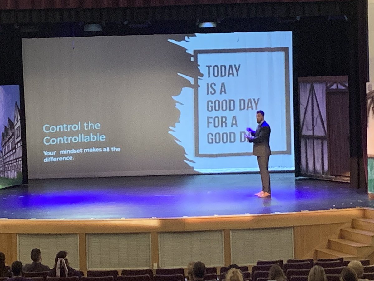 principalMason's tweet photo. What a 💥erful event!  Great partnership with @Principal_Rule, @paullaurencedu1, and @Spartans_SMS!  @mr_Alsheimer killed it!  Control the controllable and let’s seek out those powerful moments with kids.  We are the difference makers!  Passion, energy and engagement! 💙💛💜💛 https://t.co/XWcIA4UiXB