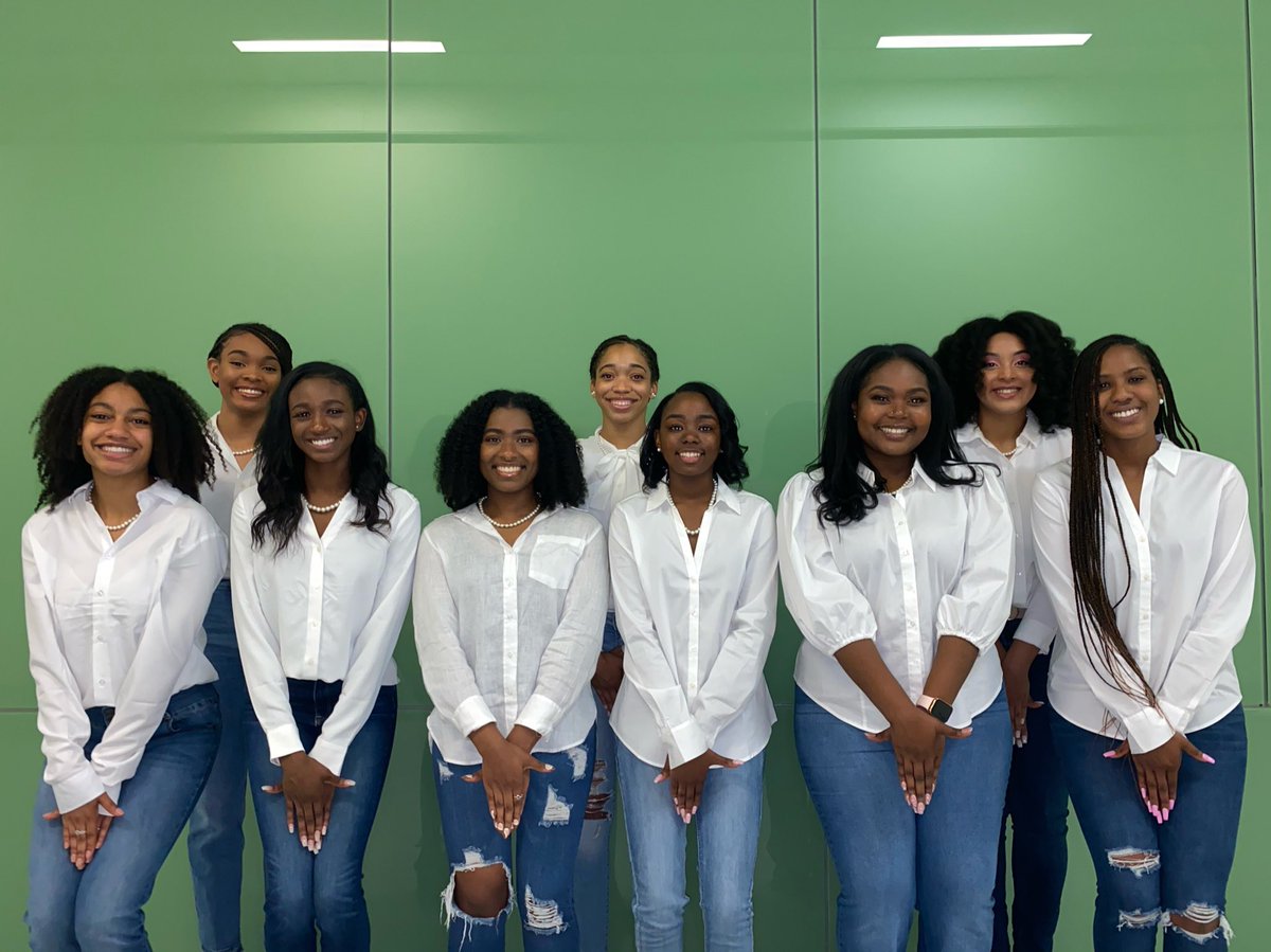 #WhosWhoAtBU

THE Unparalleled Pi Mu Chapter of Alpha Kappa Alpha

💗Founded on Jan. 15, 1908 at Howard University 
💗Charted on Dec. 1, 1991 at Baylor University 
💗The Sisters of Pi Mu are excited to continue our service to ALL mankind! Tune into our socials to stay up to date!