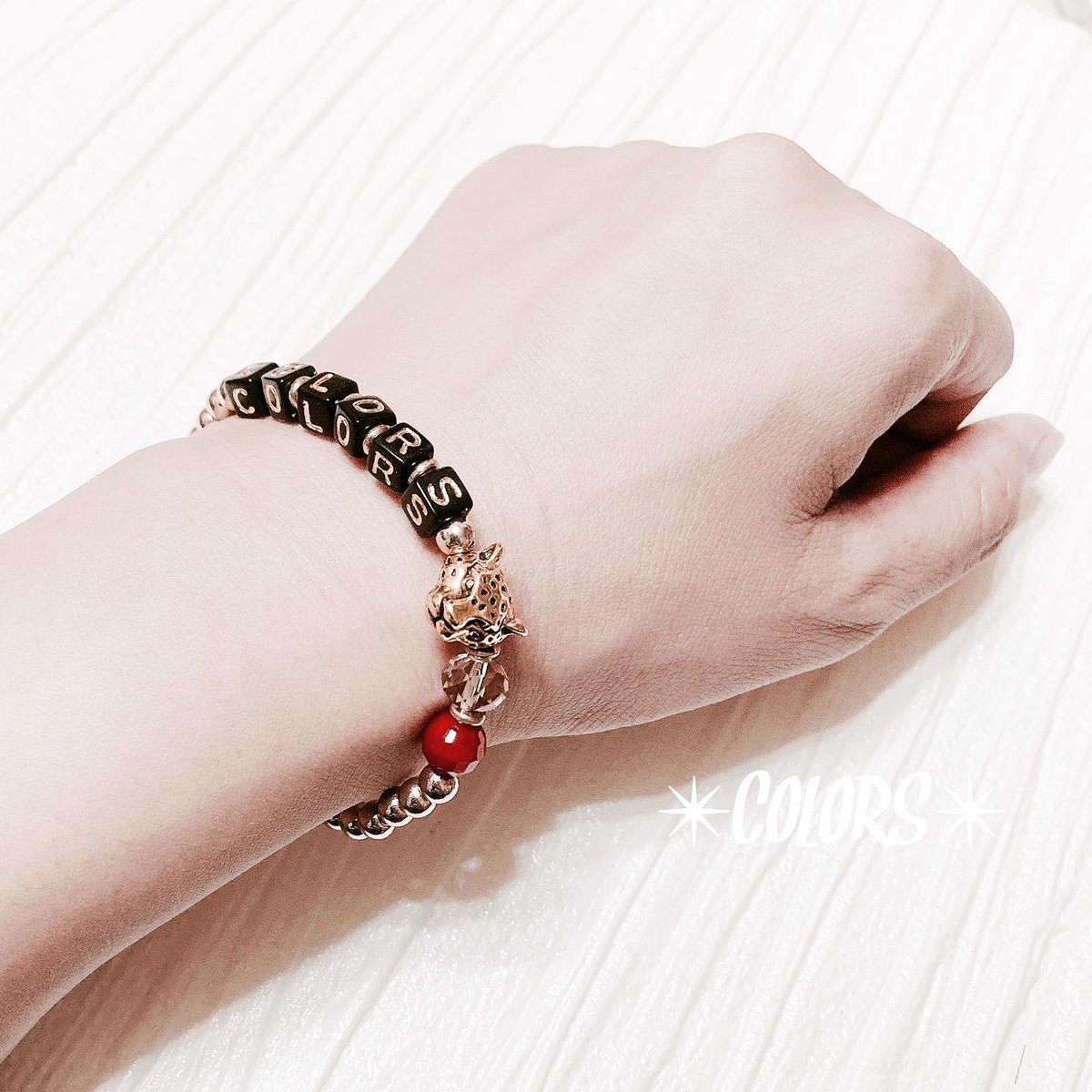 ColorsSachi's tweet photo. アルファベットビーズで好きな名前を入れてブレスレット作れますよん
#ハンドメイド
#COLORS
#ブレスレット
#チープアクセサリー
#プチプラ
#スマーク伊勢崎
#ビーランゲージ
#blanguage
@blanguage1 https://t.co/Yl3VzcD6x8
