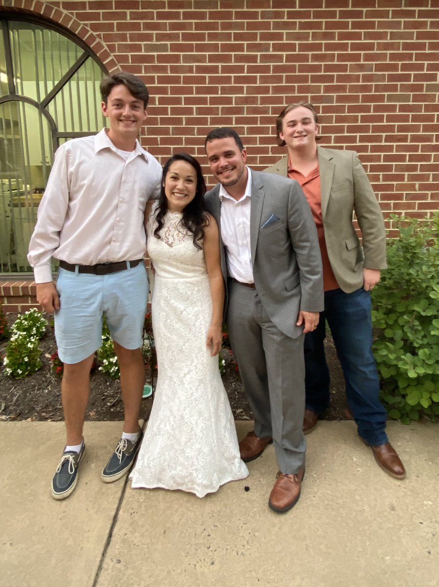 jlcjohns's tweet photo. How do you end a crazy Tuesday at work? W/ a mad dash to attend a WEDDING!! 💍
And b4 y’all ask “why a Tuesday?”, let me tell you the date is VERY special to this beautiful couple and many in attendance. 
👰🏻 ⛪️🤵🏽‍♂️#SoMuchLove #TheJourneyBegins @EbenezerAlerts https://t.co/DEVrgikABF