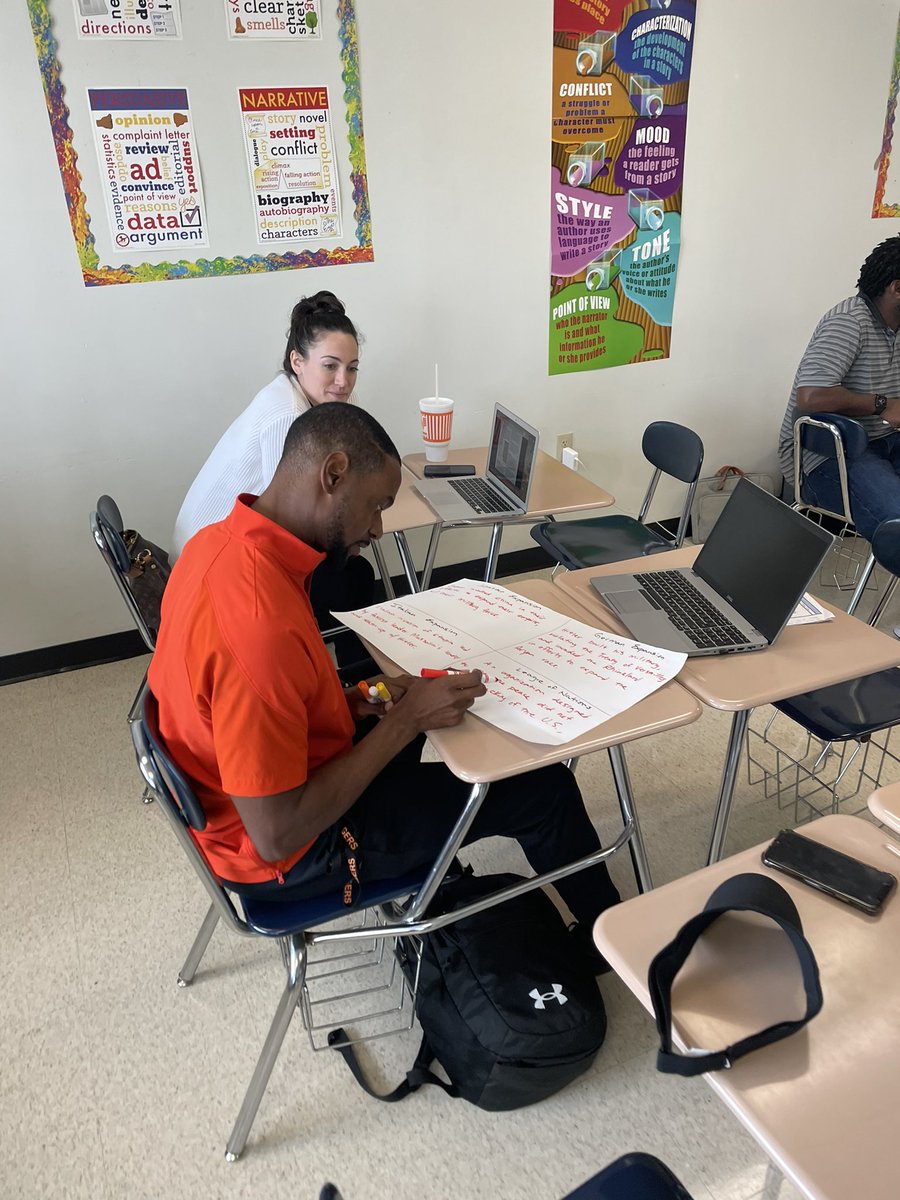 BNParks08's tweet photo. High school social studies teacher collaboration at its finest! #blendedlearningworks #authenticdiscussions #webonation #webolearning https://t.co/vCTQ0swKGM