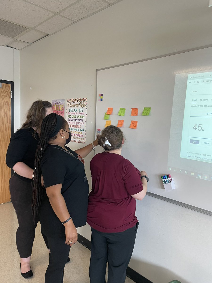 BNParks08's tweet photo. High school social studies teacher collaboration at its finest! #blendedlearningworks #authenticdiscussions #webonation #webolearning https://t.co/vCTQ0swKGM