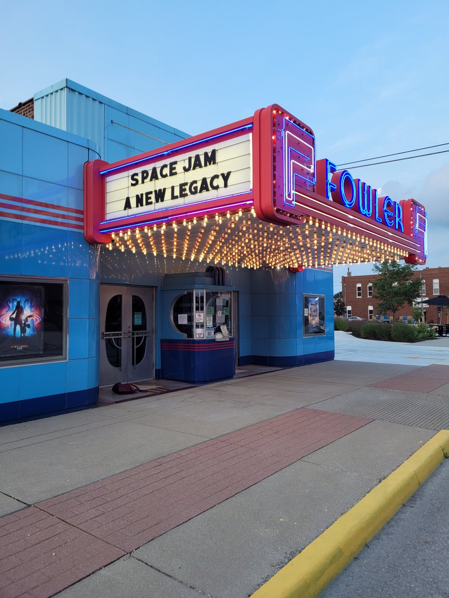 FowlerTheatre's tweet photo. The good news is that the marquee is fixed. The bad news arrives next week when we get the bill. Come see Space Jam this weekend and you can help pay for the repairs#artdeco #1940 #indianalandmark #cookcupwinner #cookcup #theatre #oldtheatre #fowler
#lafayette #bentoncounty https://t.co/SqzxwdvkQJ