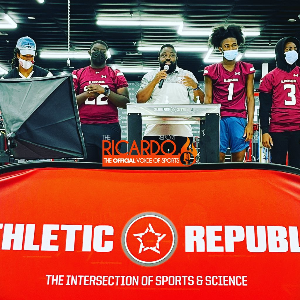 RealChadRicardo's tweet photo. 📸 @BladeFootball @arcapitolregion @pgcps 4A Media Day [pls tag them]

#HighDefHigh 📺 #HDHS https://t.co/FroCXjkZ9V