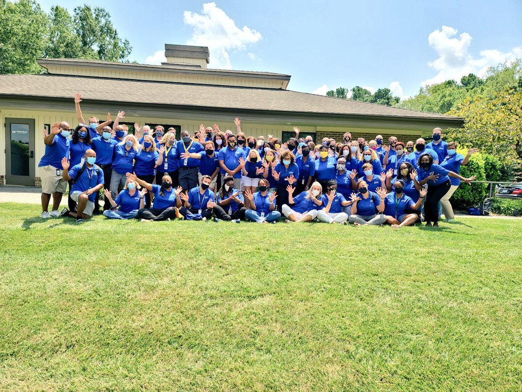 Rodney_Trice's tweet photo. A great two days of laughter, learning, and leadership! Model👉🏾Connect👉🏾Involve
#LeadershipSummit2021 #LeadSimply #SummerOfService @CHCCS @CHCCS_PL https://t.co/7fBCb1jFbE