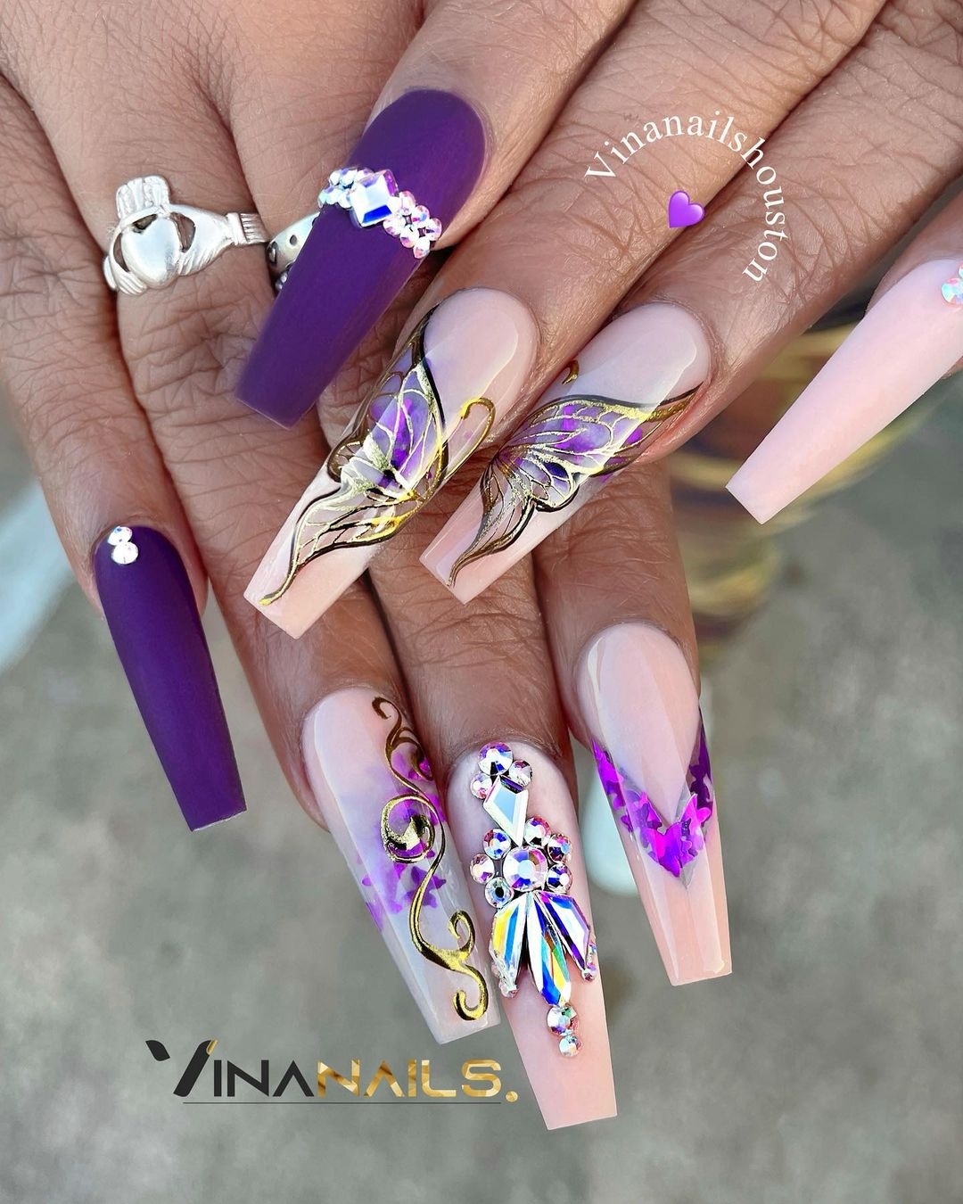 Whats Up Nails - Beautiful nails by nailsmyth using Whats Up Nails products  that are available on our site WhatsUpNails.com and store in Chandler Mall  (Arizona, USA): ⚫️ Black Stamping Polish: Neither