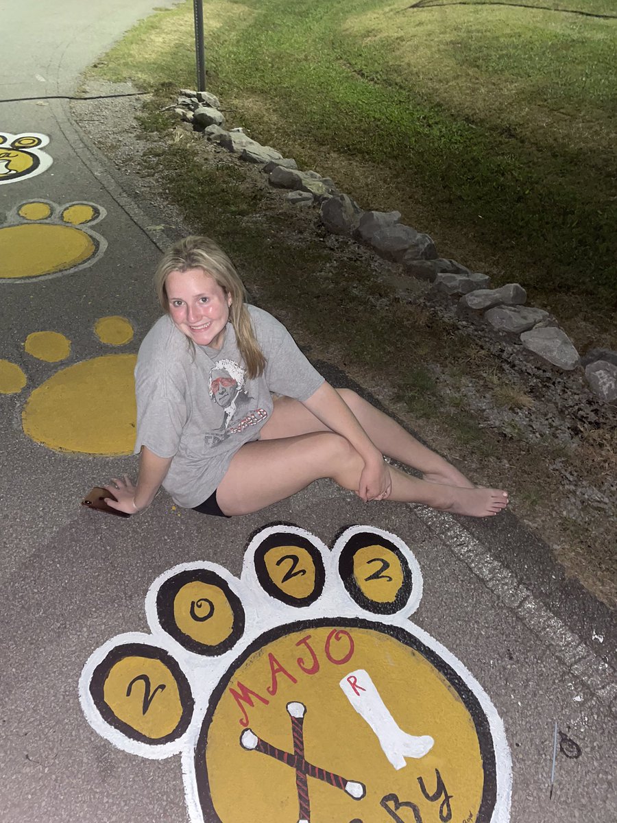 HeatherBoyd93's tweet photo. Can’t believe Abby will be starting her SENIOR year tomorrow!! I can’t wait to meet my students!! https://t.co/c0cOJHSte7