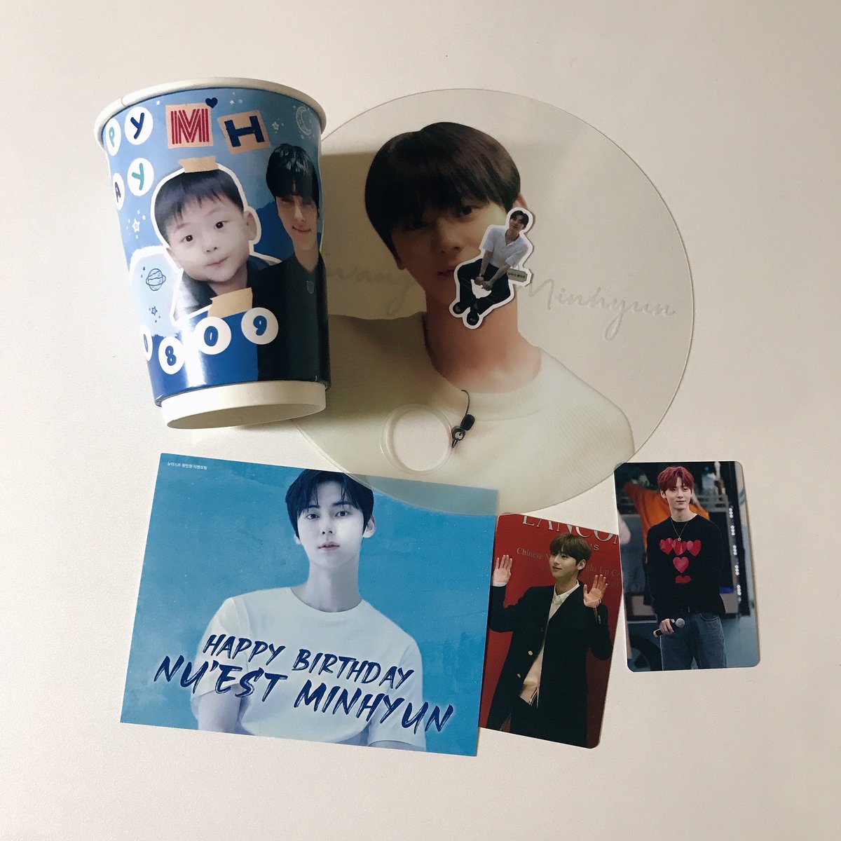 𝟐𝟎𝟐𝟏 𝐇𝐁𝐃 𝐌𝐈𝐍𝐇𝐘𝐔𝐍𝐢𝐧𝐠
🦊우리민현이 생일맞이 서울행

시애틀 에스프레소

뉴황이팀이 또 뉴황이했숩니다
아픈몸이끌고 강행한보람있😖
멀리서부터 보이는 훤한 민현잉보고
광대부여잡았넴🤭

#2021_HBD_MINHYUNING
#27번째_해피벌쓰데이_민현잉