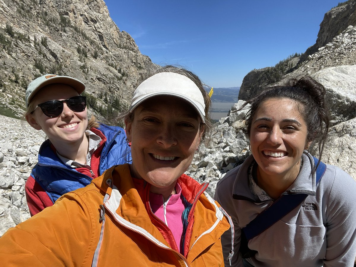 So honored to post a #SelfiesForSarah from upper Garnet Canyon with <a href="/AquaJorg/">Karen Jorgenson</a> and <a href="/imerrigo/">isabella errigo</a> . We’re safe and have lots of data! @eco_scollins