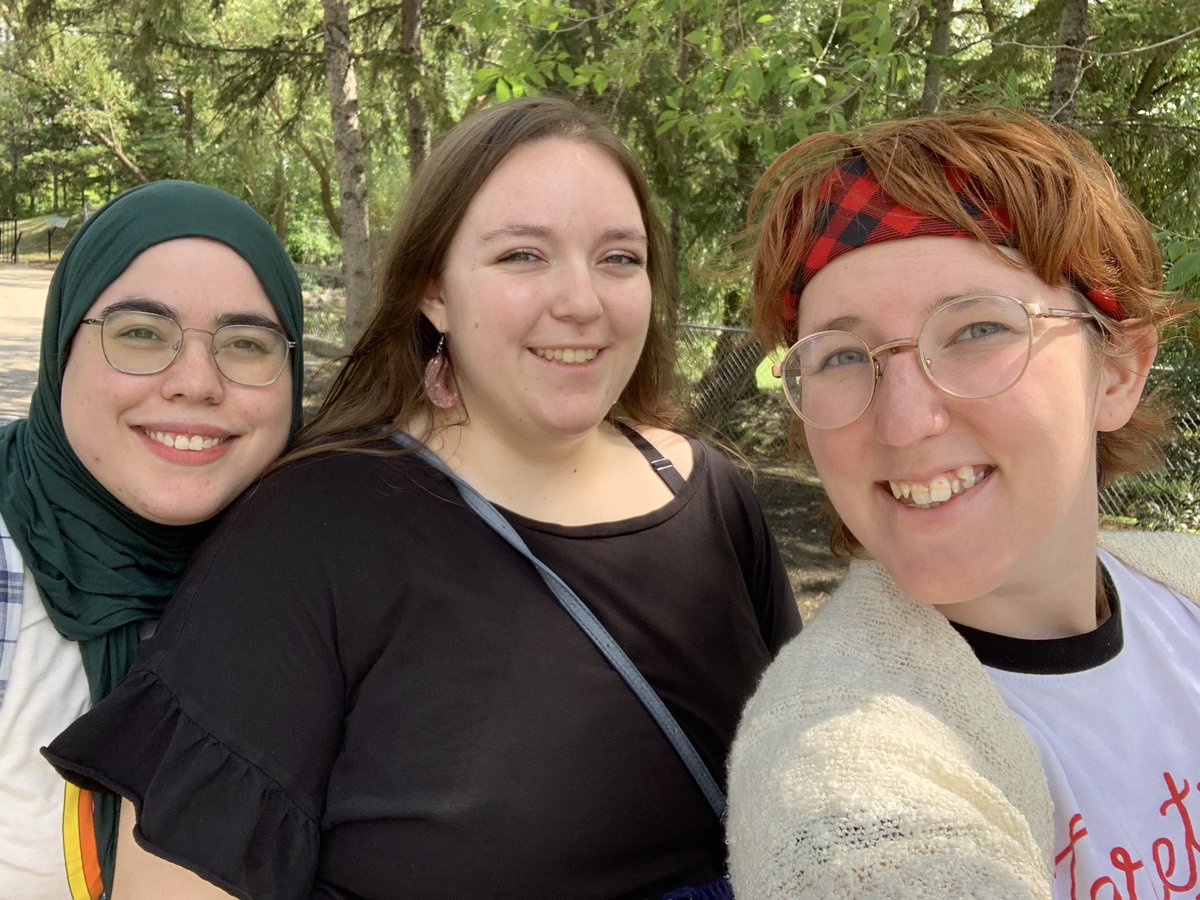Akitron's tweet photo. One breezy outdoor and one humid tropical indoor selfie with the gang today at the zoo 🥰feat @kenthekenku &amp; @BeccaCookiecook https://t.co/Cgs8Z7wF30