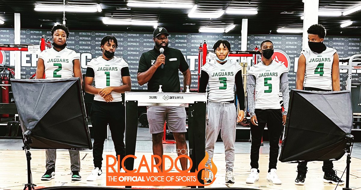 RealChadRicardo's tweet photo. 📸 @CHFJaguarSports at @arcapitolregion @pgcps 4A Media Day [pls tag them]

#HighDefHigh #HDHS 📺 https://t.co/FUmmn5e4Xa