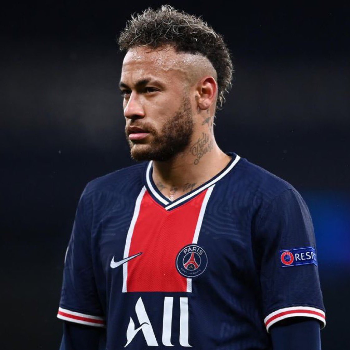 CR_ic7's tweet photo. ميسي انتهى من بعد رحيل نيمار 
- لا ابطال 
- اخذ ٢ دوري فقط
- الابطال من ٦ سنوات بعد رحيله وصل فقط مره واحده لنصف النهائي 

ميسي مع نيمار بالبرسا:
حقق الخماسية
حقق الابطال
حقق البلندور 

هل عرفتم ان كلامي ينطبق فعلا بإن ميسي انتهى بعد رحيل نيمار ؟! 

وحاليا نيمار راح يرفع قيمته https://t.co/J65wjOlXFw