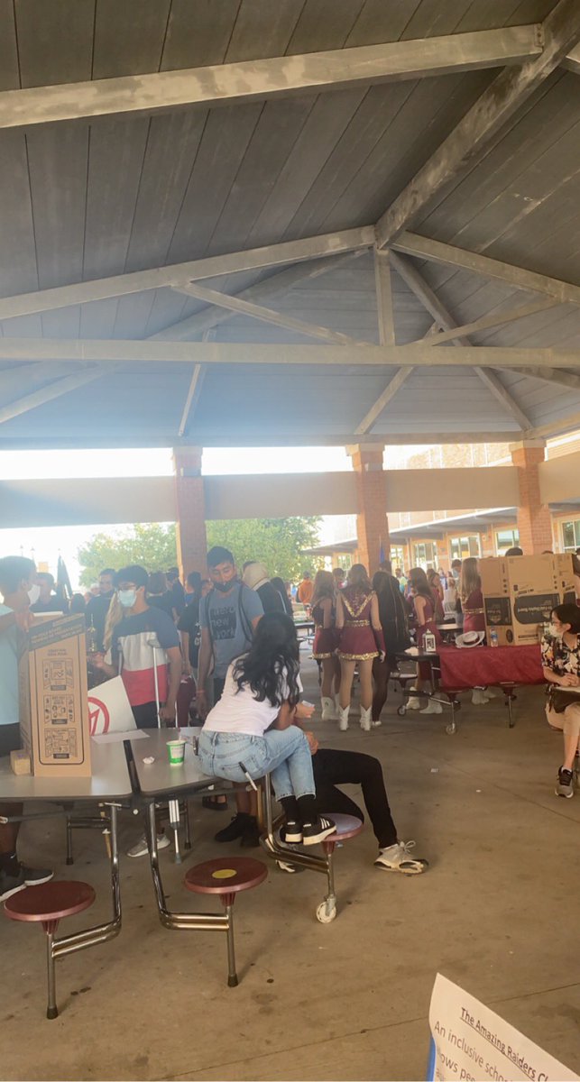 KelchSoftball's tweet photo. Great turn out at Raider camp tonight! Had many new freshmen stop by my booth for Amazing Raiders Club. Excited to start school Thursday. @Amazing_Raiders @RouseHSRaiders @mattjackson25 @Rouse_StuCo @jewellsoftball @1RoUSeFB @baysball34 https://t.co/AJ1uqmoFXN
