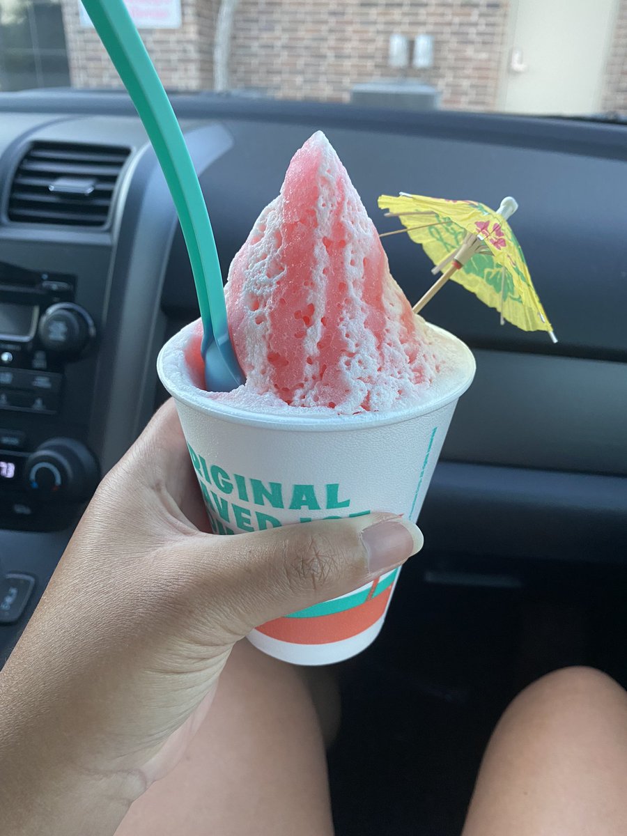 huskiesnelson's tweet photo. Well deserved snow cone before the first day of school tomorrow! https://t.co/ffXi79ycE8