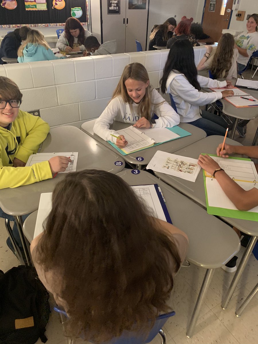 MsHolt_ELA's tweet photo. Nothing like some AllRecord Round Robin action to round out my afternoon. Who knew that interpreting images and making inferences could be so cooperative?  #KaganLife #WeAreRaiders 💙💛💙 https://t.co/mGUp023eNz