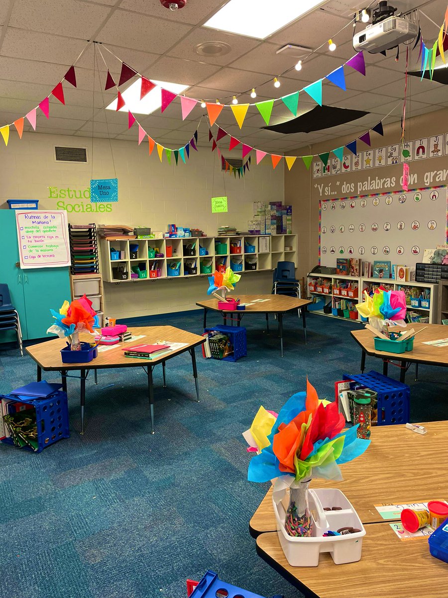 mrtalavera1's tweet photo. Here’s to year 2 in education! Beginning my new year in a new campus and new section! 1st Grade Bilingual Teacher 😊 what a fun day with my new 1st grade Eagles! #eagles #decaturisd #timetoshine https://t.co/YroeruKh2a