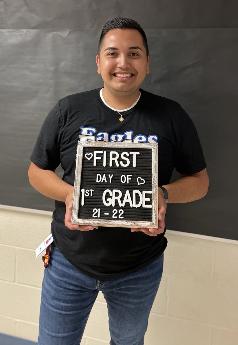 mrtalavera1's tweet photo. Here’s to year 2 in education! Beginning my new year in a new campus and new section! 1st Grade Bilingual Teacher 😊 what a fun day with my new 1st grade Eagles! #eagles #decaturisd #timetoshine https://t.co/YroeruKh2a