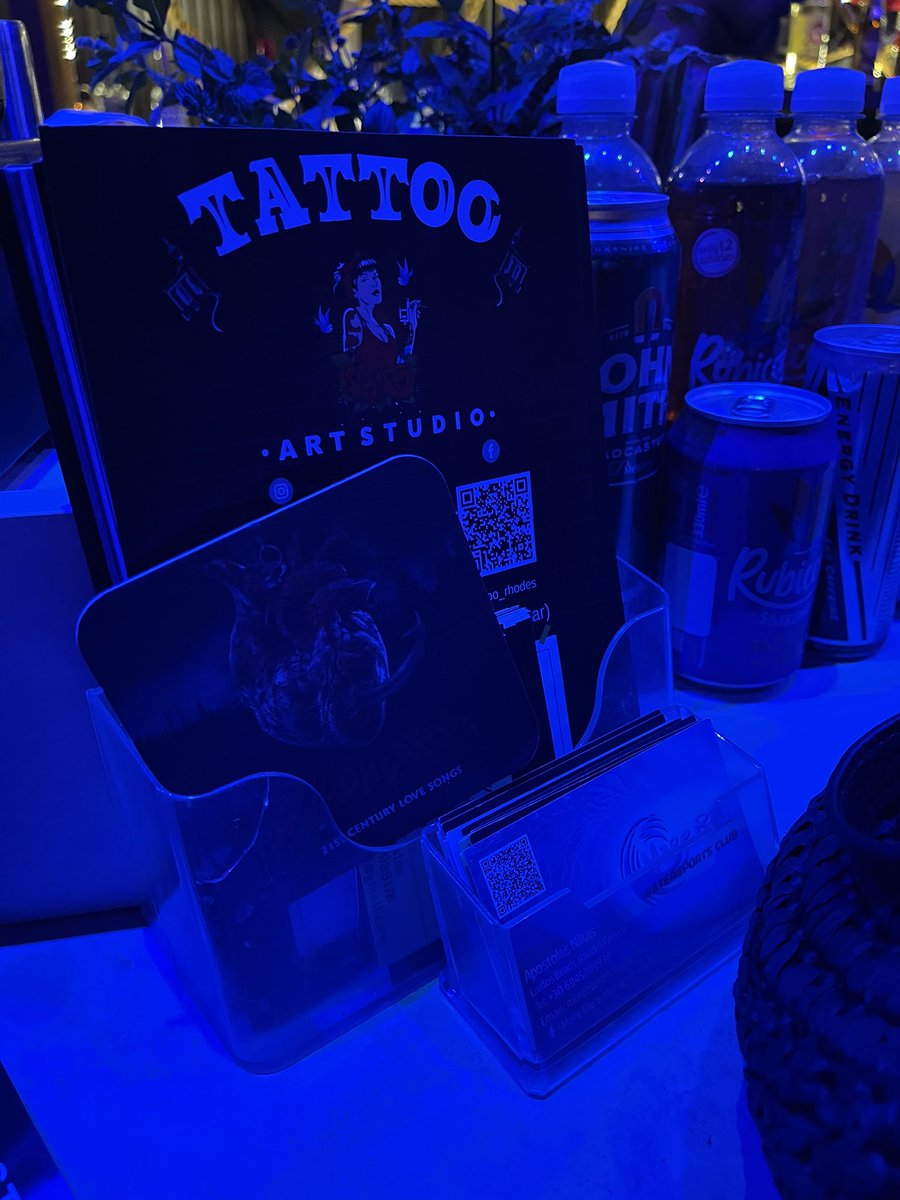 Gfunk_in3D's tweet photo. More @TheWildhearts street team action in Rhodes! The guy who ran this bar loved rock but had never heard #TheWildhearts, played him Caprice, Loveshit and Dislocated. He’s a new fan! #21CLS #21stCenturyLoveSongs #WhyAye #SYFSO #Sleepaway https://t.co/OXFhDhuu6v