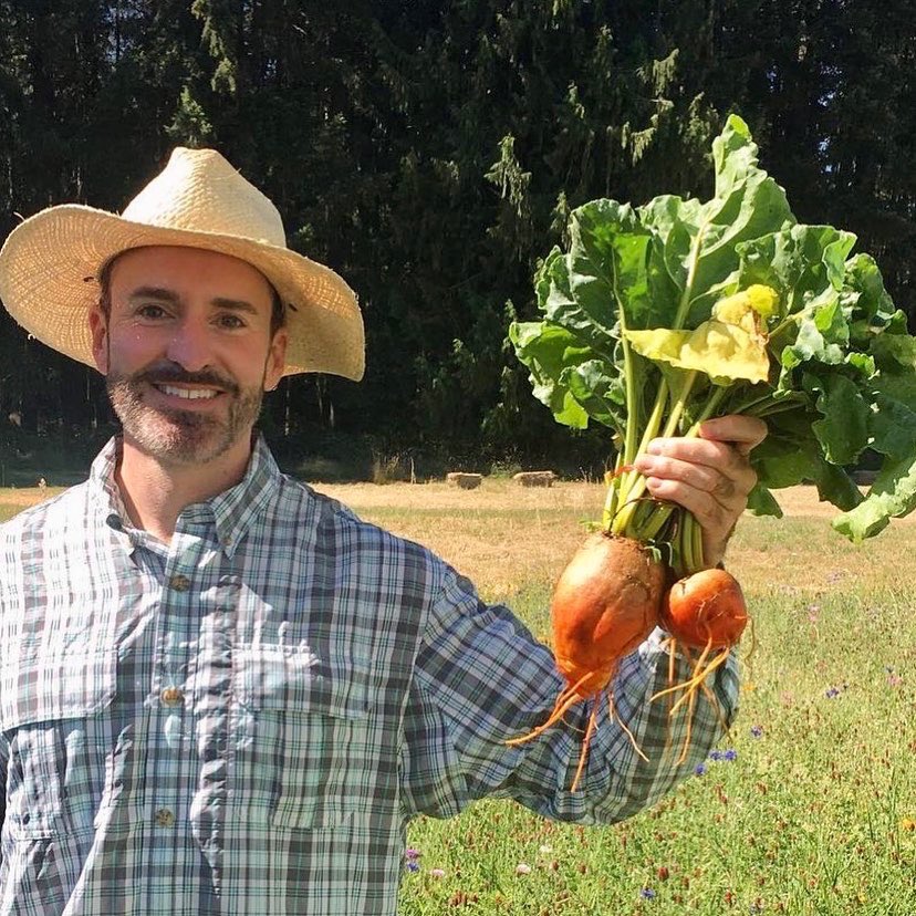 VanWafarmersmkt's tweet image. The Salad Guys at Round Table Farm grow salad greens with super powers! Dylan &amp;amp; Dave have been supplying their delicious, unique salad greens to our #MarketBox subscribers all summer long. Get in on the 🥗 action with a Fall Market Box subscription ➡️ VancouverMarketBox.com