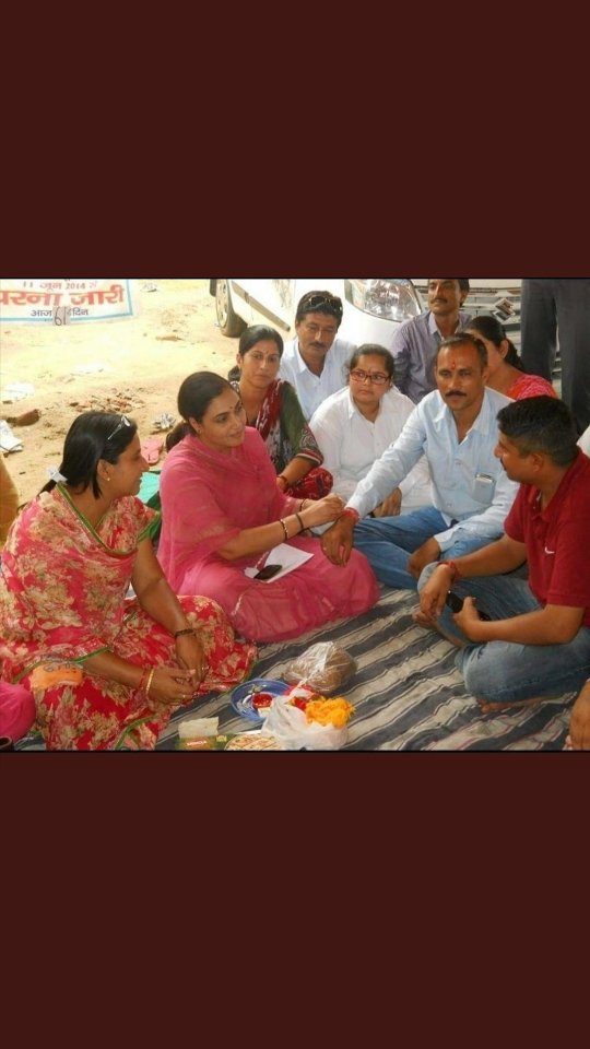 जय हिन्द
माननीय <a href="/ashokgehlot51/">Ashok Gehlot</a>जी उद्योग मैदान में किया वादा पूरा करो  
#कंप्यूटर_भर्ती_में_बोनसअंक_व्_पद्सुरक्षित_करो
<a href="/RajCMO/">CMO Rajasthan</a> <a href="/GovindDotasra/">Govind Singh Dotasra</a> <a href="/sachinpilot/">Sachin Pilot</a> <a href="/priyankagandhi/">Priyanka Gandhi Vadra</a> <a href="/1stIndiaNews/">First India News</a> <a href="/vinodmittal9/">VINOD MITTAL</a> <a href="/manojmathur_/">Manoj Mathur</a> <a href="/lalitverma510/">lalit kumar</a> <a href="/Swap_Anchor/">Swapnil Vairagi</a> <a href="/NATIONALNEWSDM/">DAINIK NATIONAL NEWS DIGITAL MEDIA</a>