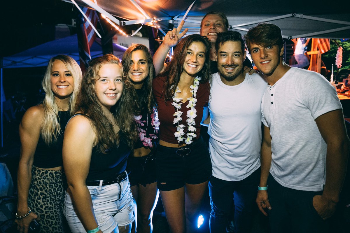 AdamCalvert's tweet photo. Rocky Mountain Country Fest was a great time!  This past Friday and Saturday were truly memorable. Video to follow! #festival #countrymusic #tour #Pennsylvania https://t.co/nrqn5Og9Qz