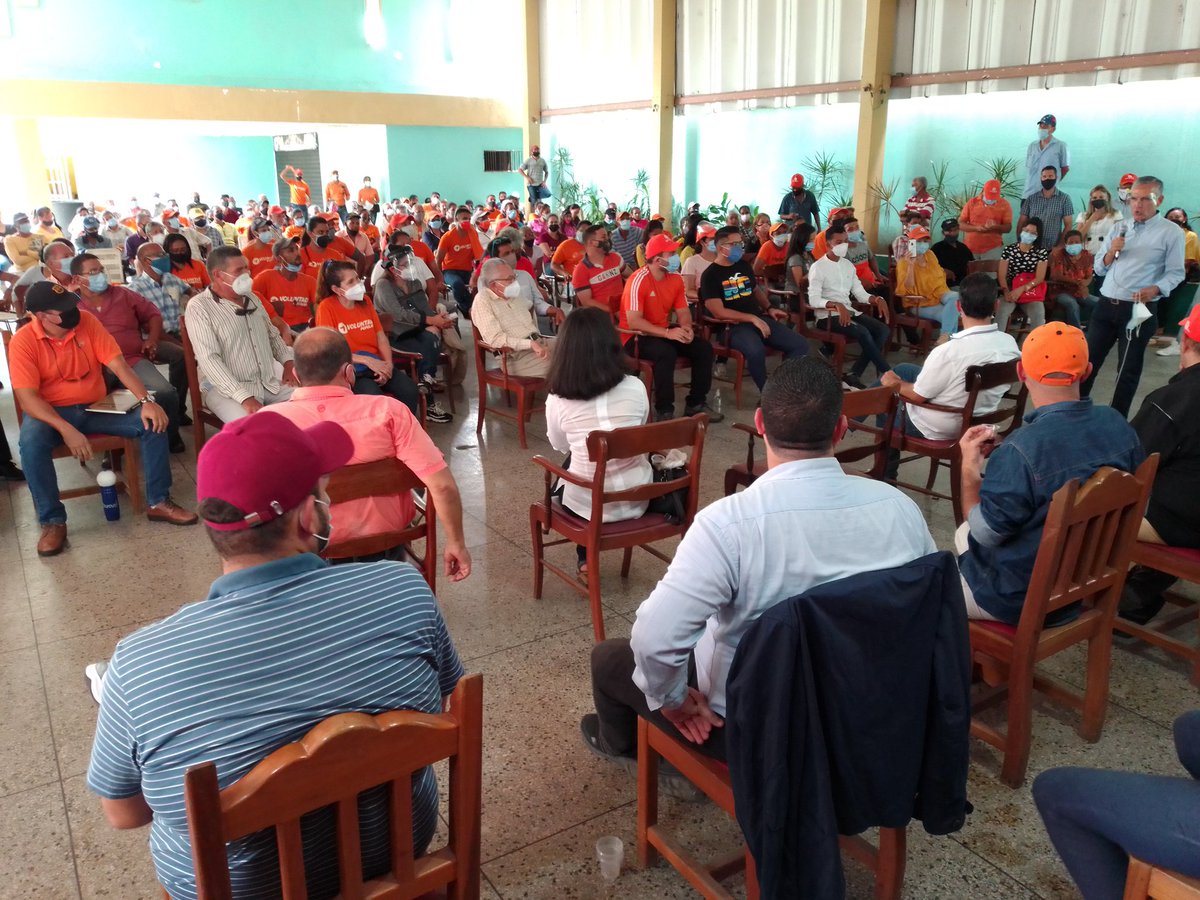 IvanGonzalezMo's tweet photo. Mi familia de #VoluntadPopular Maturín, movilizada y comprometida con lograr una #MaturínLibre con el #AcuerdoDeSalvaciónNacional 
Gracias por el respaldo y la confianza ¡Juntos lo lograremos! https://t.co/jDTcN1ONcB