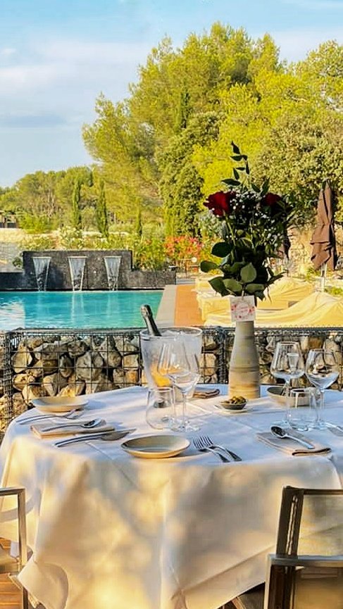 DPierreBlanche's tweet photo. Our guest took à picture of his dinner table during golden hour. :)
#goldenhour #dinnertime #hotel #provence #provenceromance https://t.co/59x8Hhh7Hj