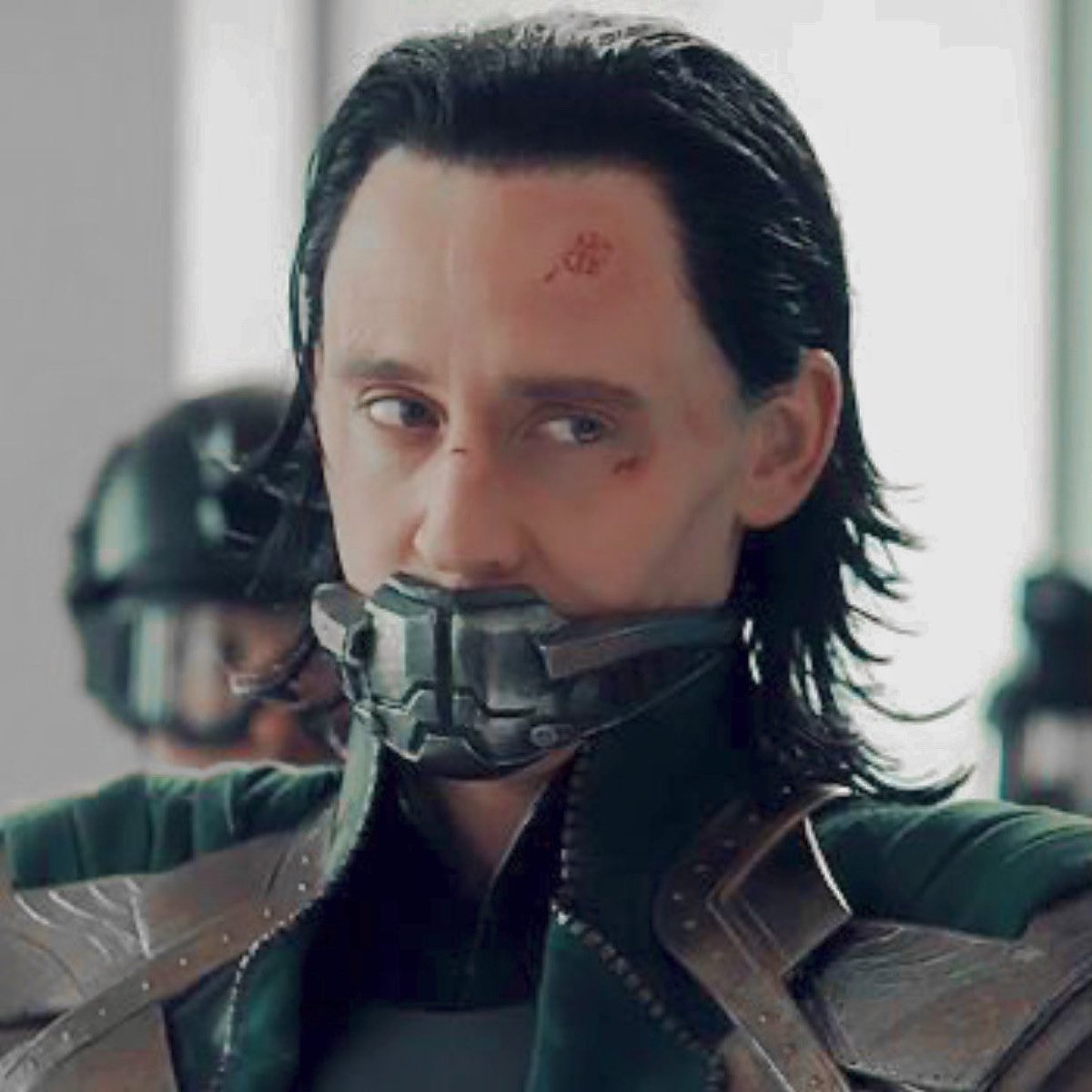 taanfiction's tweet photo. Loki Laufeyson            Tom Hiddleston https://t.co/FstQCZ5O4w