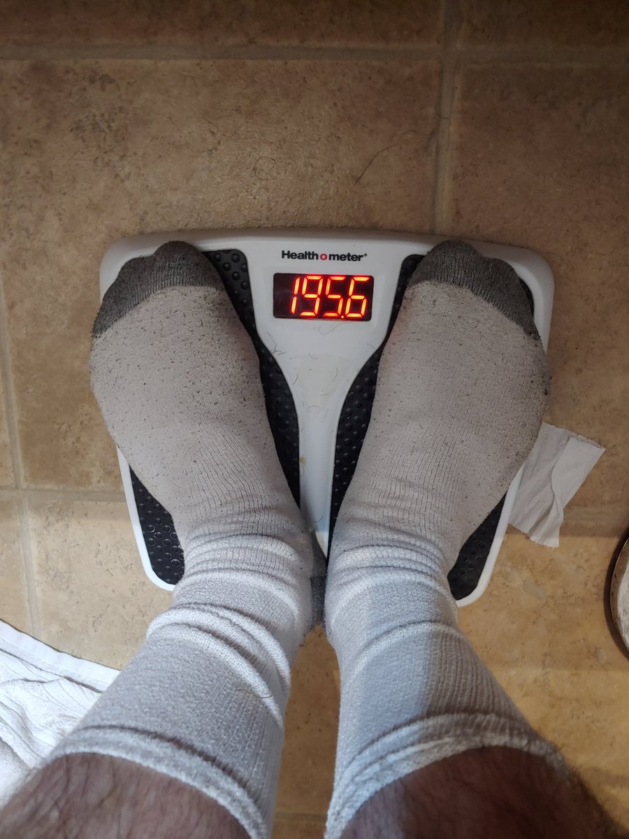 SaintGOfficial's tweet photo. 195....10 lbs to go to goal!
#SkinnyBootyCall https://t.co/qv5ro2y0da