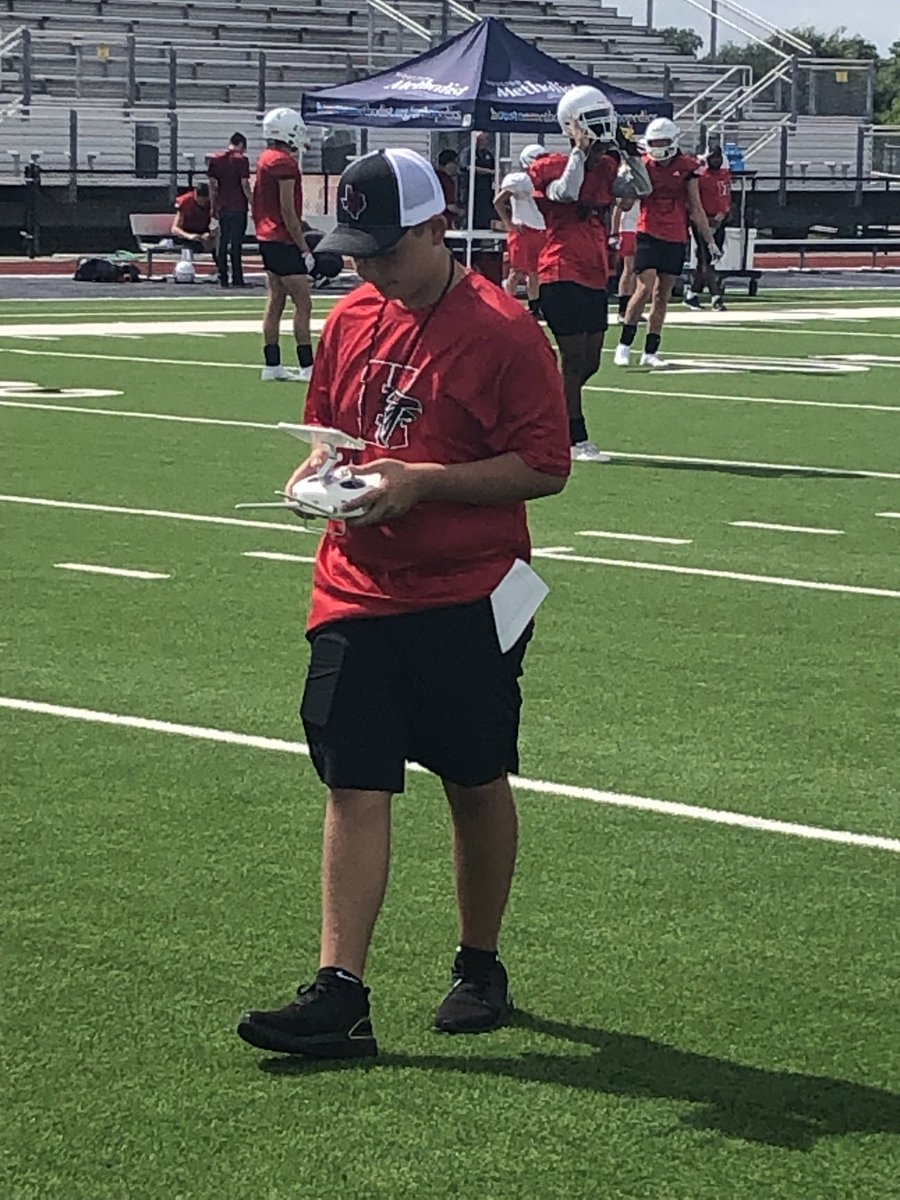 What REALLY makes the <a href="/Huffman_Falcons/">Huffman Falcon Football</a> fly….our new student manager Jacob “Pablo” Helling! All good managers have a practice plan in their pocket and know how to fly the drone! He is AWESOME 👏.
