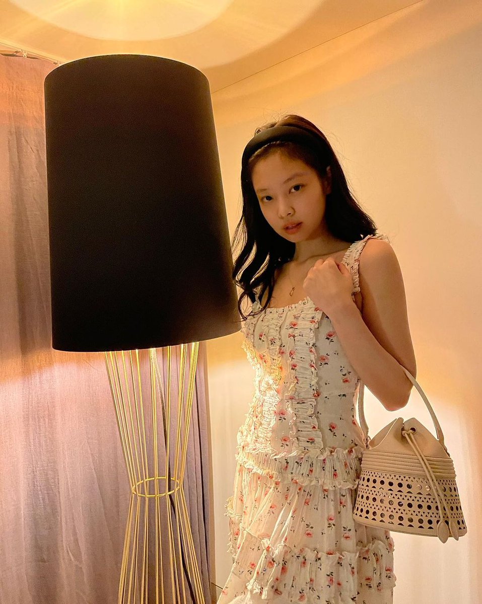 jennie pics (@jenniesarchive) on Twitter photo 