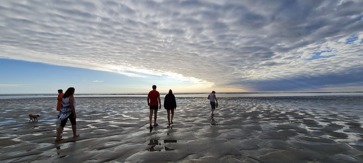 GuildfordGramm's tweet photo. Jett (Year 10) has shared some wonderful snaps of his recent family holiday through the Murchison, Gascoyne, Pilbara and the Kimberley to contribute to the #BoardingHouse artwork project. What a holiday! #GGS #GGSBoarding #Boardingschool https://t.co/msWDTnwf8q