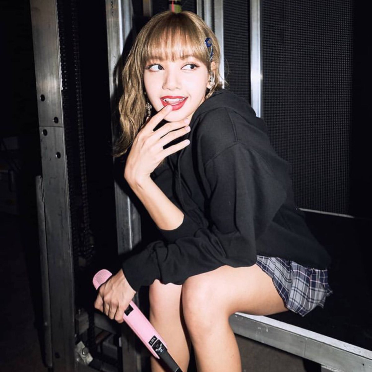 lalisaberry2's tweet photo. I miss lisa:(

#hurryupyg
#waiting_for_lisa
#lisasolo 
#misslisa https://t.co/5MG9lMmxMQ