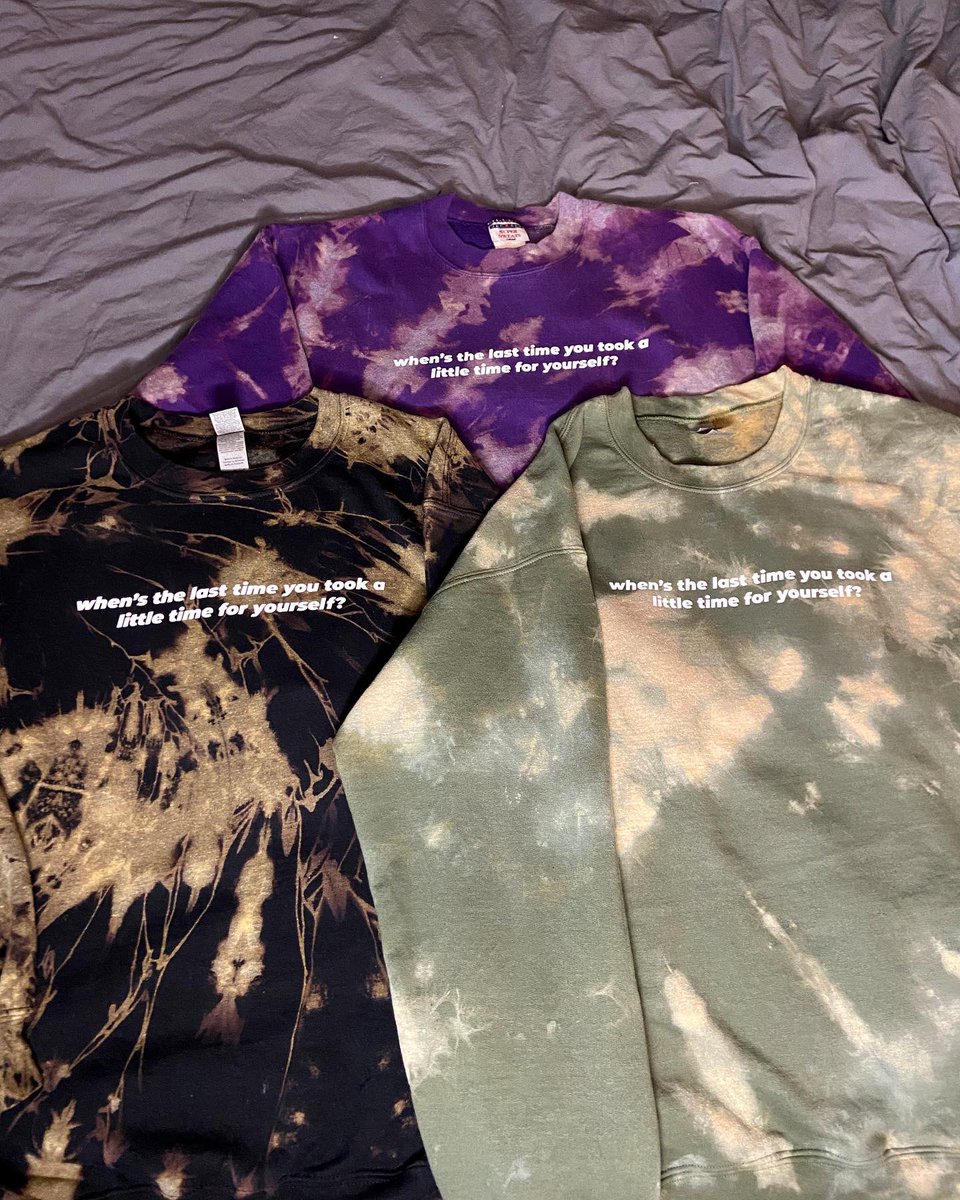 cosmicgirlusa's tweet photo. Hands - Mac Miller reverse tie dye crewneck now listed on my Etsy shop! https://t.co/iplNu0GRNH https://t.co/2DXowTJfbQ