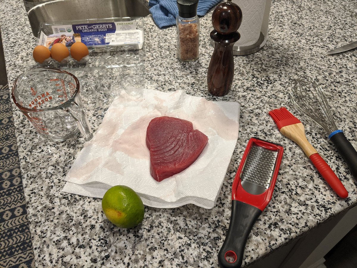 Who wants to see me do a 10 at night attempt Gordon Ramsay's recipe for sesame crusted Tuna? #Cooking https://t.co/3DqFE7omKb