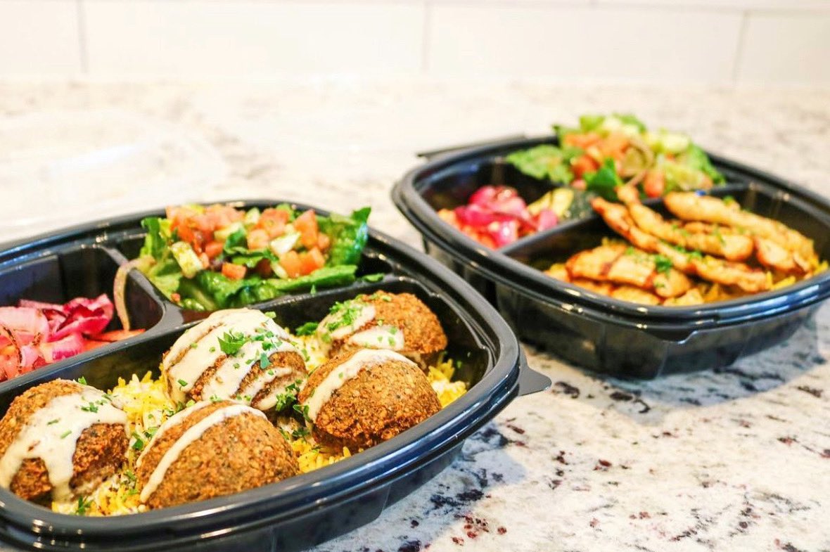 Rainy night delight ☔️ Take a delicious dinner togo! #pitaparlor 
.
.
.
#chicagorestaurants #pitaparlorchicago #pitaparlorlogansquare #pitaparlorcatering #pitabread #middleeasternfood #mediterraneanfood #freshfoodchicago #healthyfoodchicago