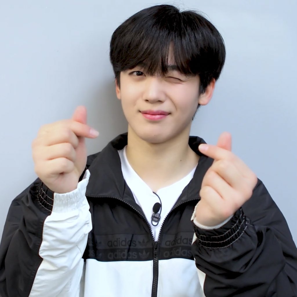 today marks one year of hourlyyohan!!

thank you for supporting this account thus far, i’m very grateful!! always remember that yohan loves you!!! ❤️