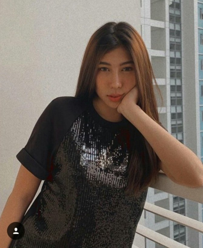Somebody is waiting

FifthLikulafor KIARA
<a href="/_kiatakahashi/">Kiara Takahashi</a>