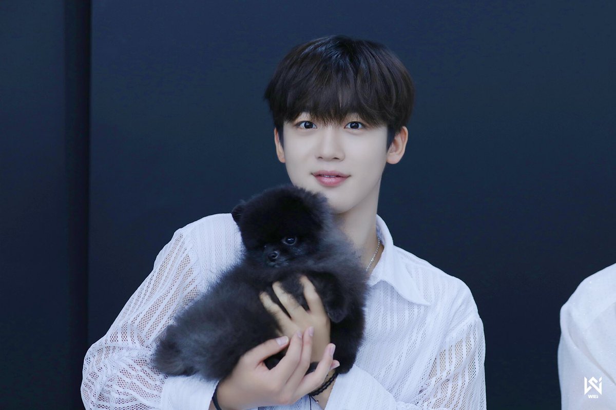 #김요한 #KIMYOHAN #WEi