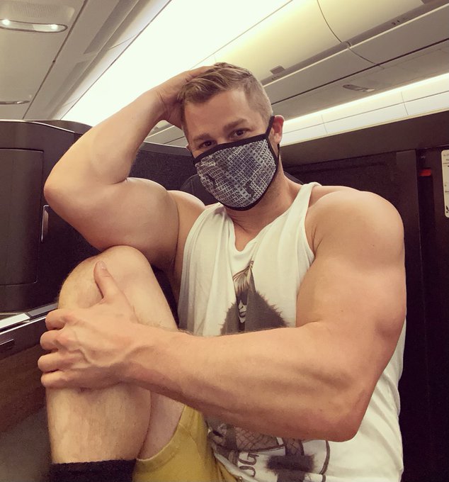 Good night Chicago 🇺🇸  See you soon England 🏴󠁧󠁢󠁥󠁮󠁧󠁿 https://t.co/lcWHowJKmg<a href="/tag/greatestshowman"class="tags"><span>#greatestshowman</span></a>